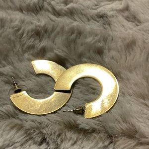 Small Gold hoop earrings